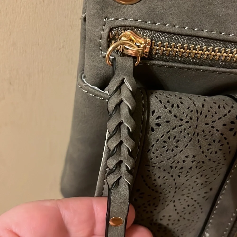 NYC sling / crossbody purse NWT!! - Picture 15 of 15